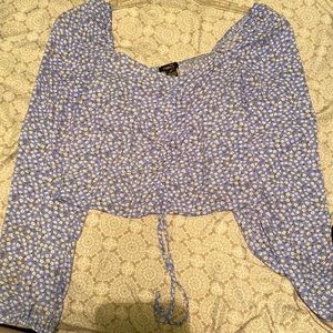 Brand: Rue 21 Off the shoulder shirt Size: Large Color: Blue, white